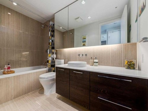 802-901 10 Avenue Sw, Calgary, AB - Indoor Photo Showing Bathroom