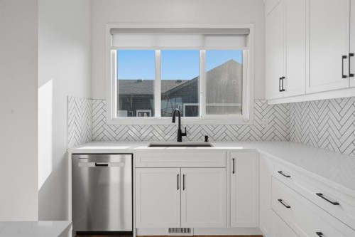 20305 45 Street Se, Calgary, AB - Indoor Photo Showing Kitchen