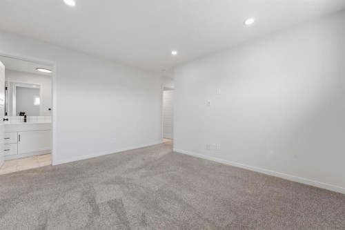 20305 45 Street Se, Calgary, AB - Indoor Photo Showing Other Room