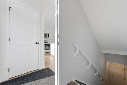 20305 45 Street Se, Calgary, AB - Indoor Photo Showing Other Room