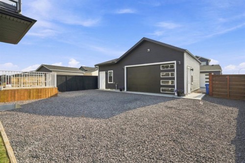 20305 45 Street Se, Calgary, AB - Outdoor