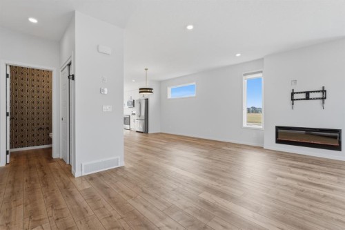 20305 45 Street Se, Calgary, AB - Indoor With Fireplace