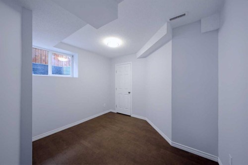 133 Saddlecrest Green Ne, Calgary, AB - Indoor Photo Showing Other Room