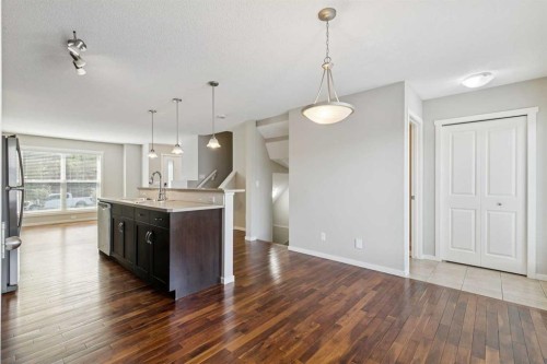 28 Walden Drive Se, Calgary, AB - Indoor Photo Showing Kitchen