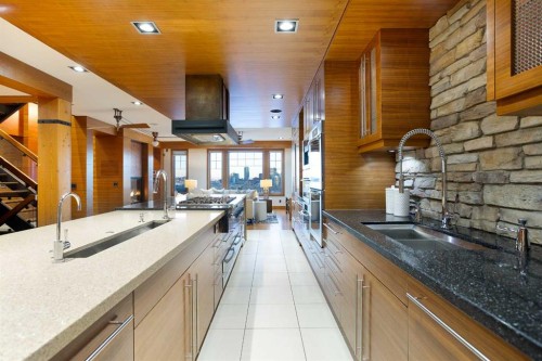 738 Crescent Road Nw, Calgary, AB - Indoor Photo Showing Kitchen With Double Sink