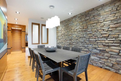 738 Crescent Road Nw, Calgary, AB - Indoor Photo Showing Dining Room