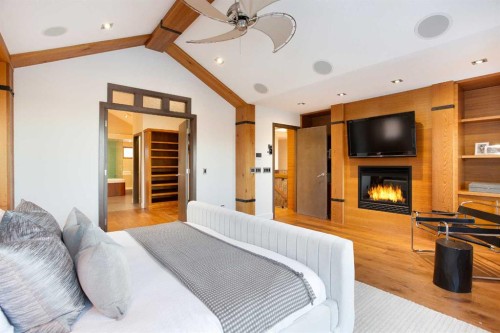 738 Crescent Road Nw, Calgary, AB - Indoor With Fireplace
