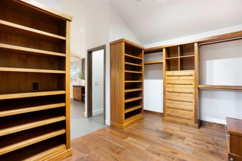 738 Crescent Road Nw, Calgary, AB - Indoor