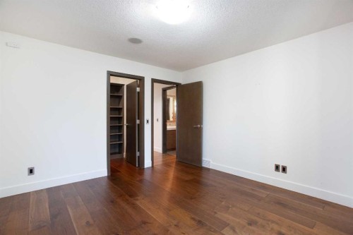 738 Crescent Road Nw, Calgary, AB - Indoor Photo Showing Other Room
