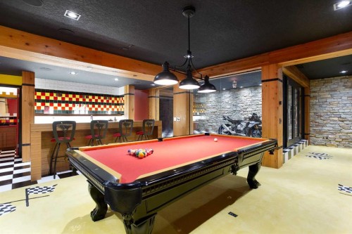738 Crescent Road Nw, Calgary, AB - Indoor Photo Showing Other Room