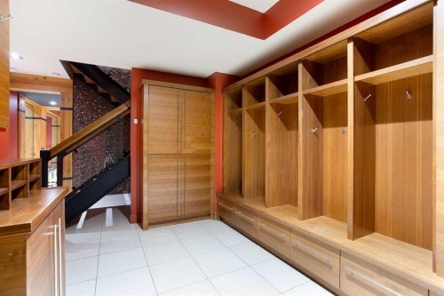 738 Crescent Road Nw, Calgary, AB - Indoor