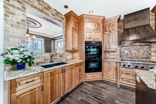 1108 Bellevue Avenue Se, Calgary, AB - Indoor Photo Showing Kitchen With Double Sink With Upgraded Kitchen