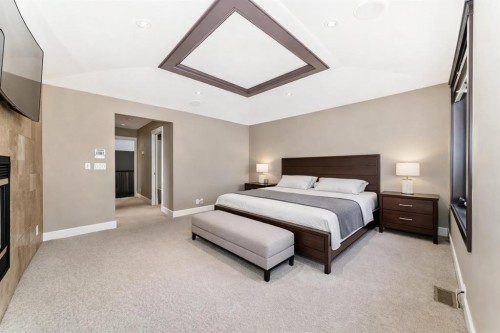 1108 Bellevue Avenue Se, Calgary, AB - Indoor Photo Showing Bedroom