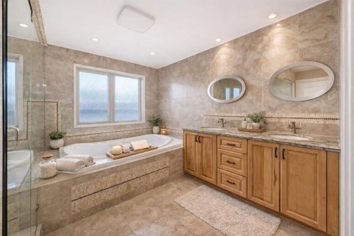1108 Bellevue Avenue Se, Calgary, AB - Indoor Photo Showing Bathroom