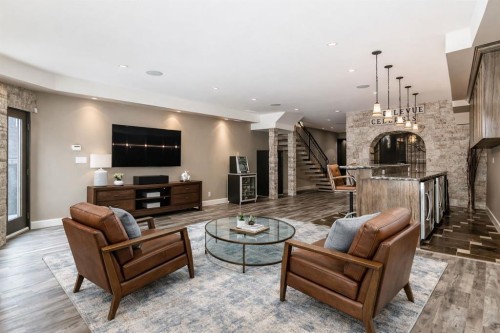 1108 Bellevue Avenue Se, Calgary, AB - Indoor Photo Showing Living Room