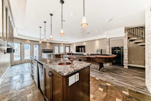 1108 Bellevue Avenue Se, Calgary, AB - Indoor Photo Showing Kitchen With Upgraded Kitchen