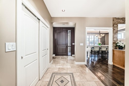 1108 Bellevue Avenue Se, Calgary, AB - Indoor Photo Showing Other Room