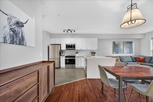 109-838 19 Avenue Sw, Calgary, AB - Indoor Photo Showing Other Room