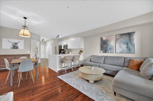 109-838 19 Avenue Sw, Calgary, AB - Indoor Photo Showing Living Room