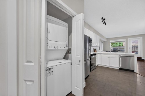 109-838 19 Avenue Sw, Calgary, AB - Indoor Photo Showing Laundry Room
