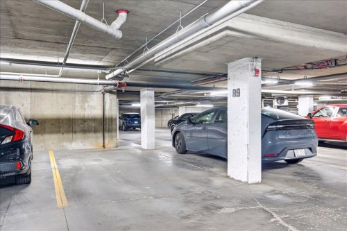 109-838 19 Avenue Sw, Calgary, AB - Indoor Photo Showing Garage