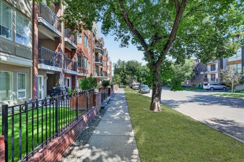 109-838 19 Avenue Sw, Calgary, AB - Outdoor