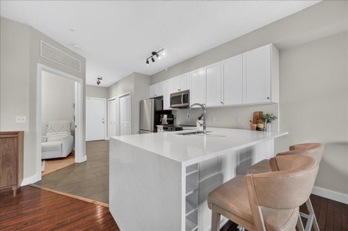 109-838 19 Avenue Sw, Calgary, AB - Indoor