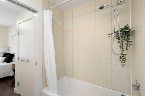 209-1720 10 Street Sw, Calgary, AB - Indoor Photo Showing Bathroom
