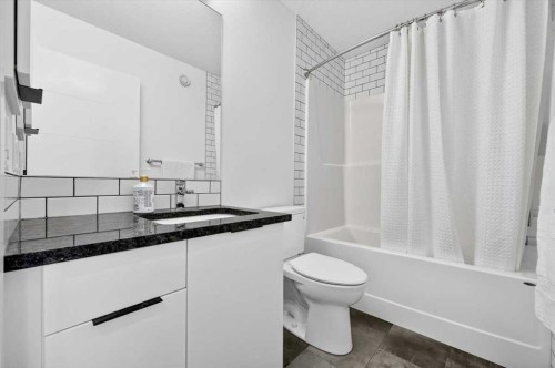 40 Amblefield View Nw, Calgary, AB - Indoor Photo Showing Bathroom