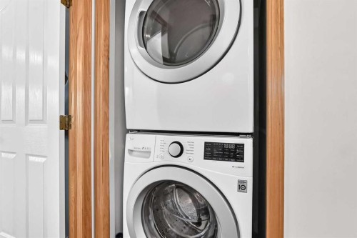 168 Country Hills Way Nw, Calgary, AB - Indoor Photo Showing Laundry Room