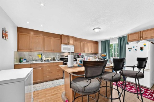 168 Country Hills Way Nw, Calgary, AB - Indoor Photo Showing Kitchen