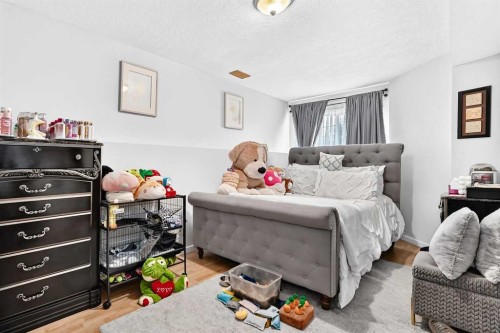 168 Country Hills Way Nw, Calgary, AB - Indoor Photo Showing Bedroom