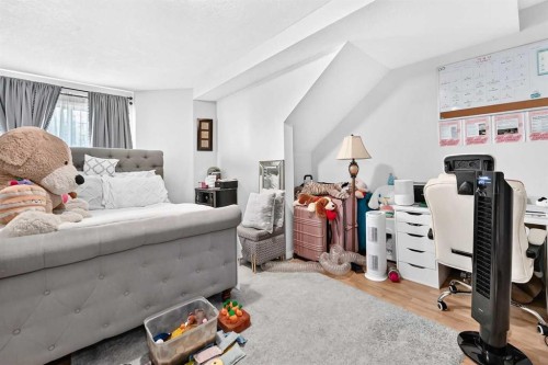168 Country Hills Way Nw, Calgary, AB - Indoor Photo Showing Bedroom