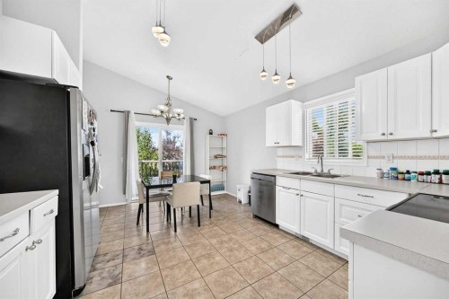 168 Country Hills Way Nw, Calgary, AB - Indoor Photo Showing Kitchen