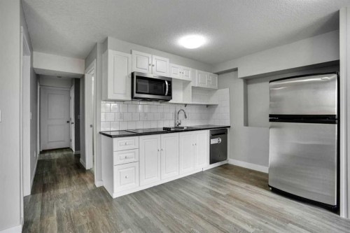 368 Nolanhurst Crescent Nw, Calgary, AB - Indoor Photo Showing Kitchen
