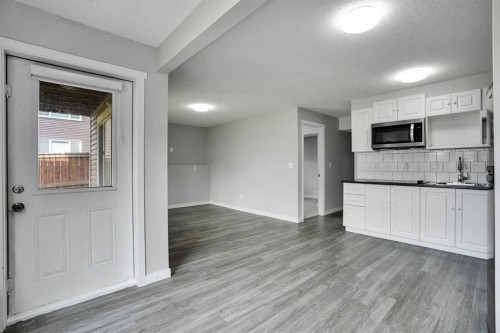 368 Nolanhurst Crescent Nw, Calgary, AB - Indoor Photo Showing Kitchen