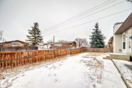 59 Templeson Road Ne, Calgary, AB - Outdoor