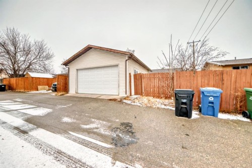 59 Templeson Road Ne, Calgary, AB - Outdoor