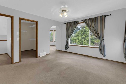 120 Gleneagles Terrace, Cochrane, AB - Indoor Photo Showing Other Room