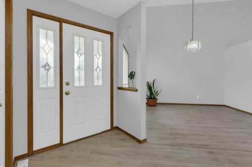 120 Gleneagles Terrace, Cochrane, AB - Indoor Photo Showing Other Room