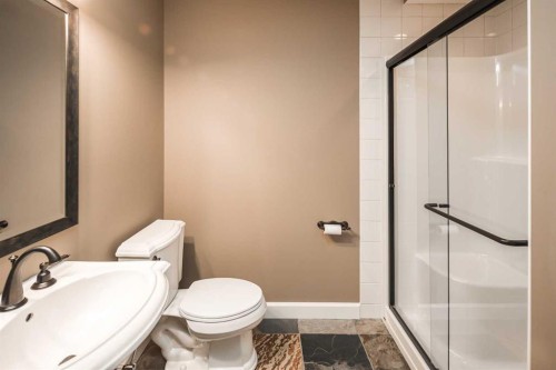 41 Cranleigh Park Se, Calgary, AB - Indoor Photo Showing Bathroom