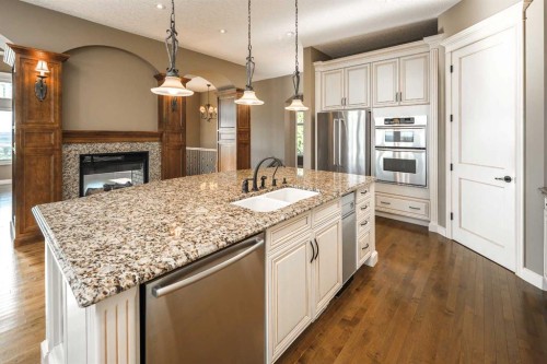 41 Cranleigh Park Se, Calgary, AB - Indoor Photo Showing Kitchen With Double Sink With Upgraded Kitchen