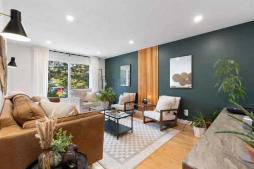 8 Midridge Bay Se, Calgary, AB - Indoor