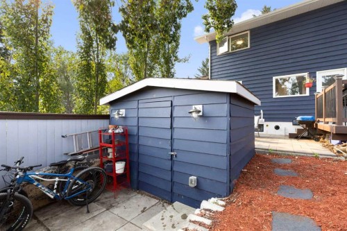8 Midridge Bay Se, Calgary, AB - Outdoor With Exterior