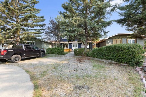 8 Midridge Bay Se, Calgary, AB - Outdoor