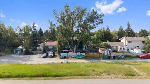8 Midridge Bay Se, Calgary, AB - Outdoor