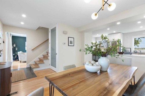 8 Midridge Bay Se, Calgary, AB - Indoor