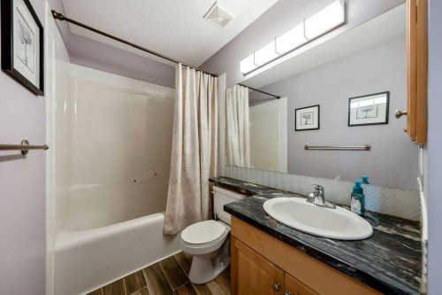 391 Banister Drive, Okotoks, AB - Indoor Photo Showing Bathroom