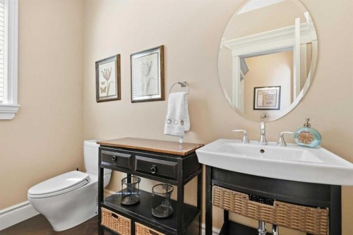 109 Aspen Ridge Place Sw, Calgary, AB - Indoor Photo Showing Bathroom