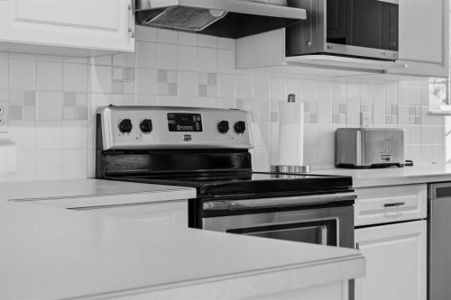 501 Patterson View Sw, Calgary, AB - Indoor Photo Showing Kitchen